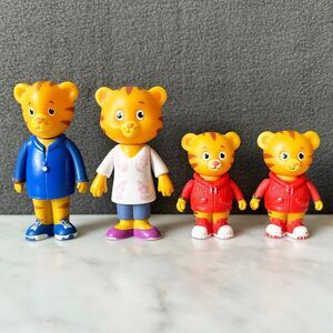 Daniel Tiger's Neighborhood Family - Dad Tiger-Mom Tiger-2 Daniel Figures PBS TV